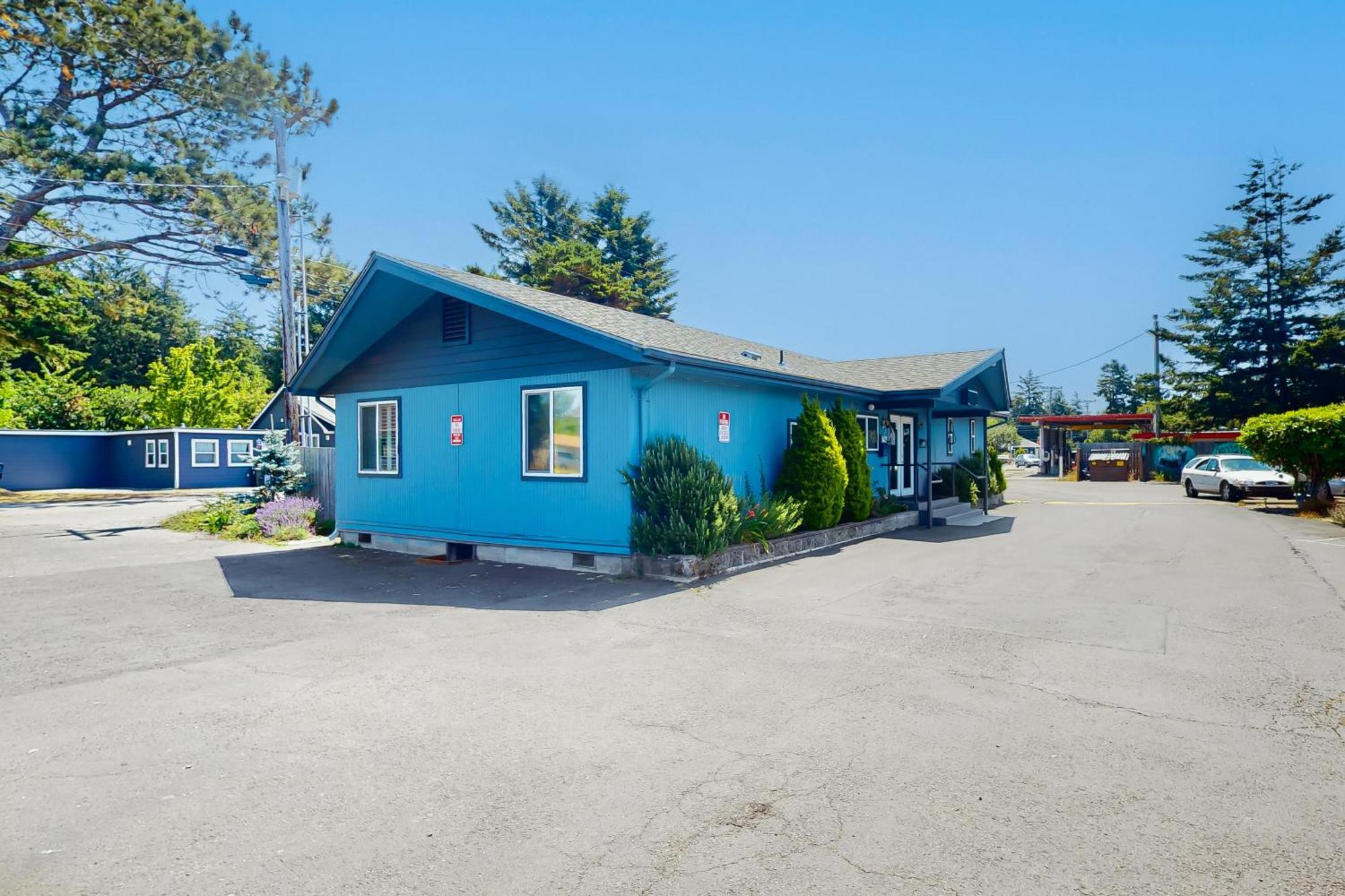 Lamplighter Inn - Tropical Fish Cove And Octopus Encounter Bandon Exterior foto